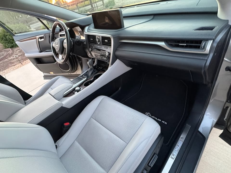 Used 2021 Lexus RX 350L Premium w/ Premium Package AWD/4WD image 20