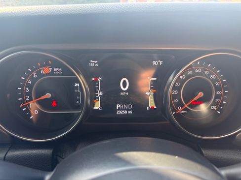 Used 2020 Jeep Wrangler Unlimited Sport S image 2