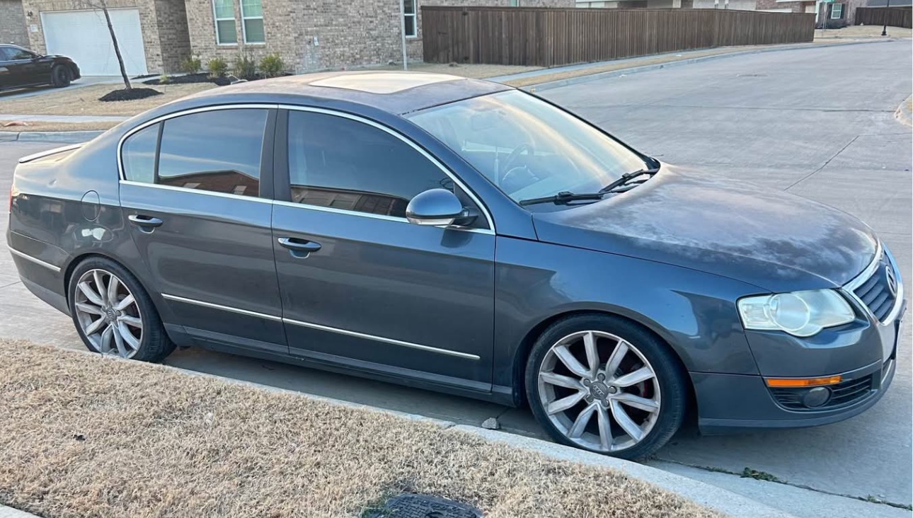 Used 2009 Volkswagen Passat Komfort FWD image 1
