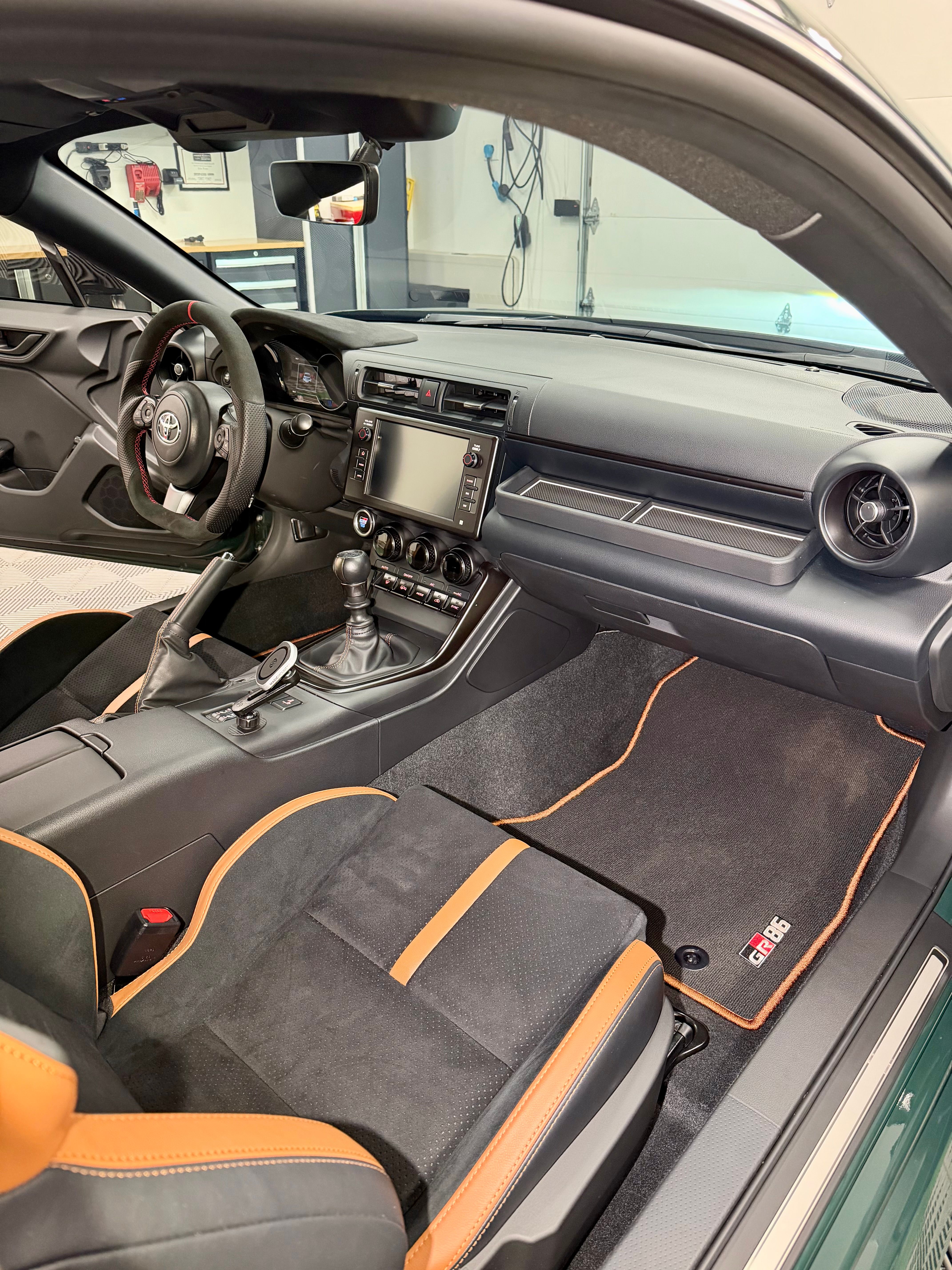 Used 2025 Toyota GR86 Hakone Edition RWD image 19