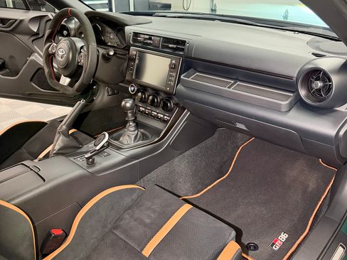 Used 2025 Toyota GR86 Hakone Edition RWD image 19