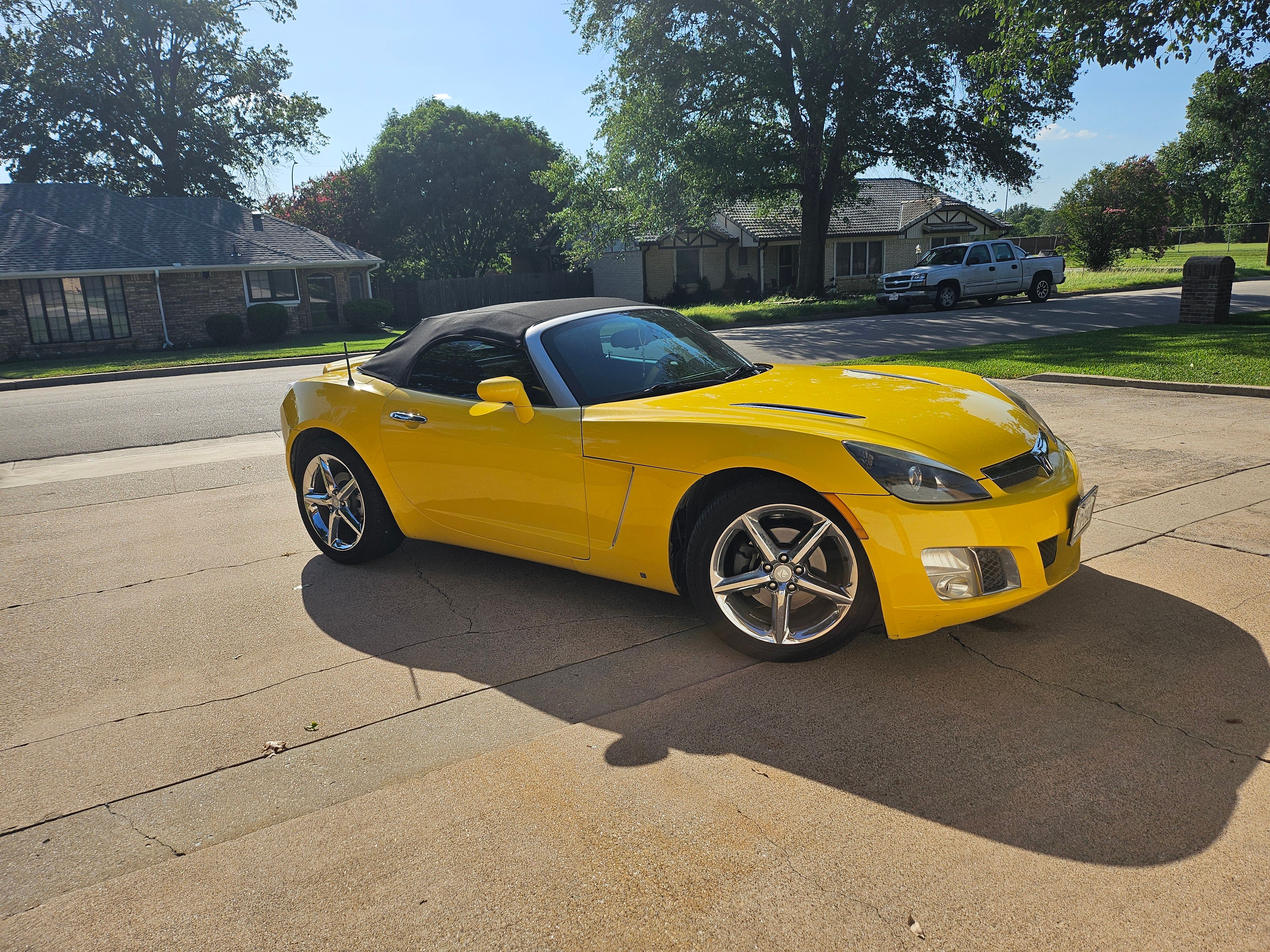 Used 2007 Saturn Sky Red Line RWD image 9