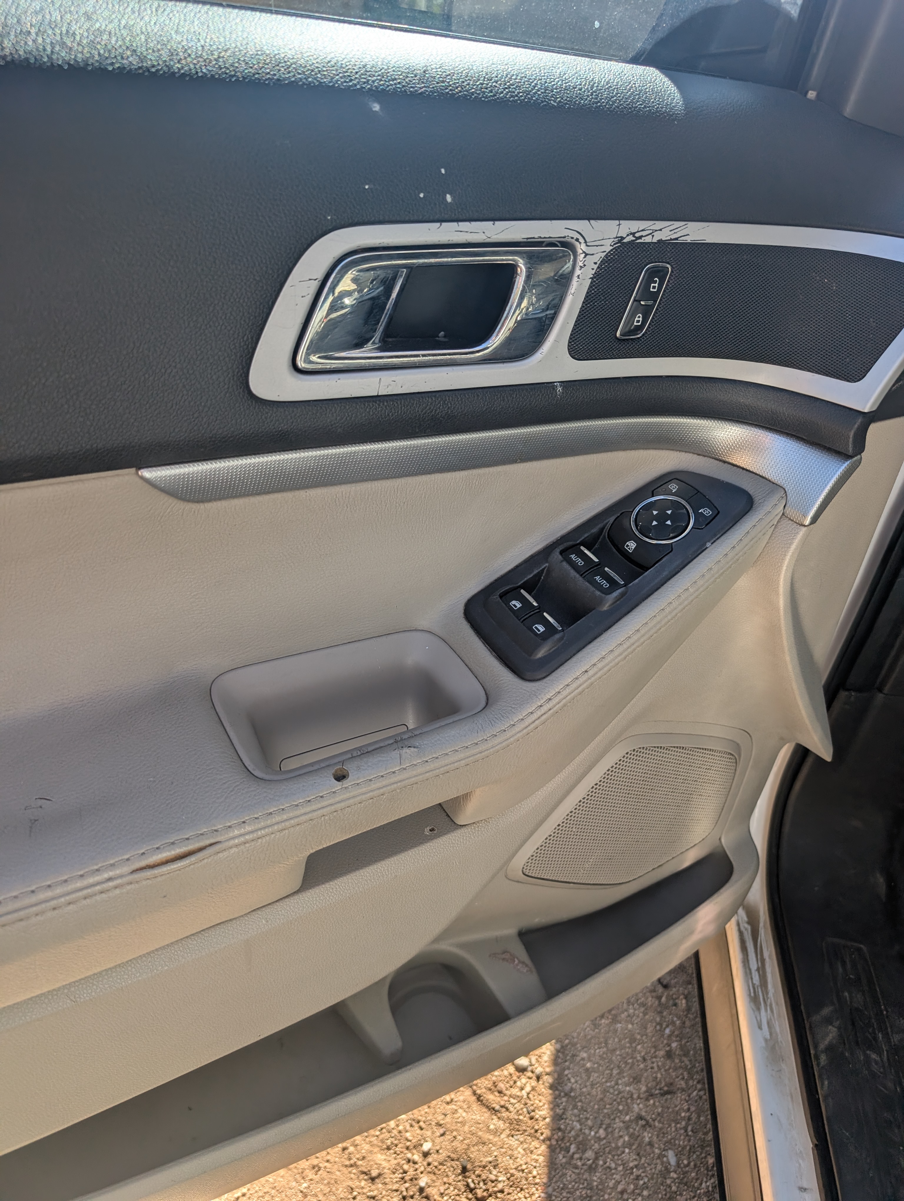 Used 2013 Ford Explorer XLT w/ Class III Trailer Tow Pkg FWD image 9