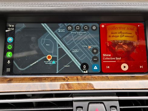 Used 2015 BMW 750i xDrive w/ M Sport Edition image 18