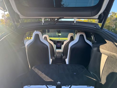 Used 2017 Tesla Model X 100D image 12