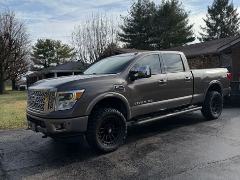 Used 2018 Nissan Titan Platinum Reserve w/ Platinum Utility Package image 1