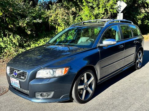 Used 2011 Volvo V50 T5 R-Design FWD image 11
