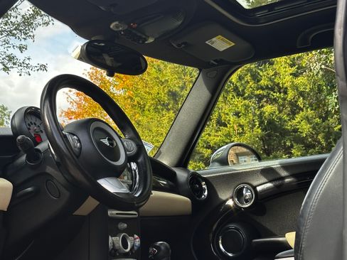 Used 2010 MINI Cooper Clubman S image 9