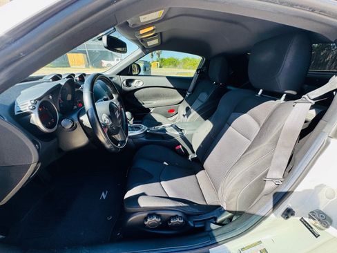 Used 2015 Nissan 370Z Coupe image 13