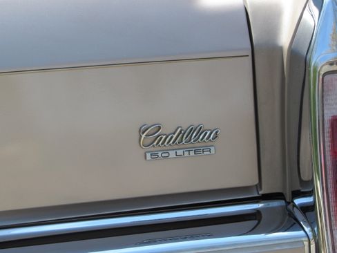 Used 1992 Cadillac Brougham RWD image 23