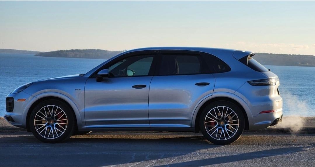Used 2022 Porsche Cayenne GTS AWD/4WD image 5