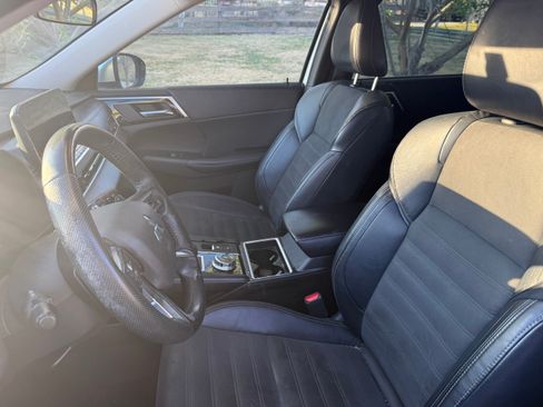 Used 2022 Mitsubishi Outlander SE image 8