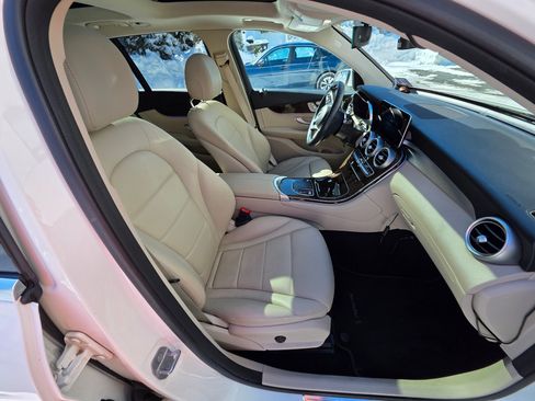 Used 2021 Mercedes-Benz GLC 300 4MATIC image 14