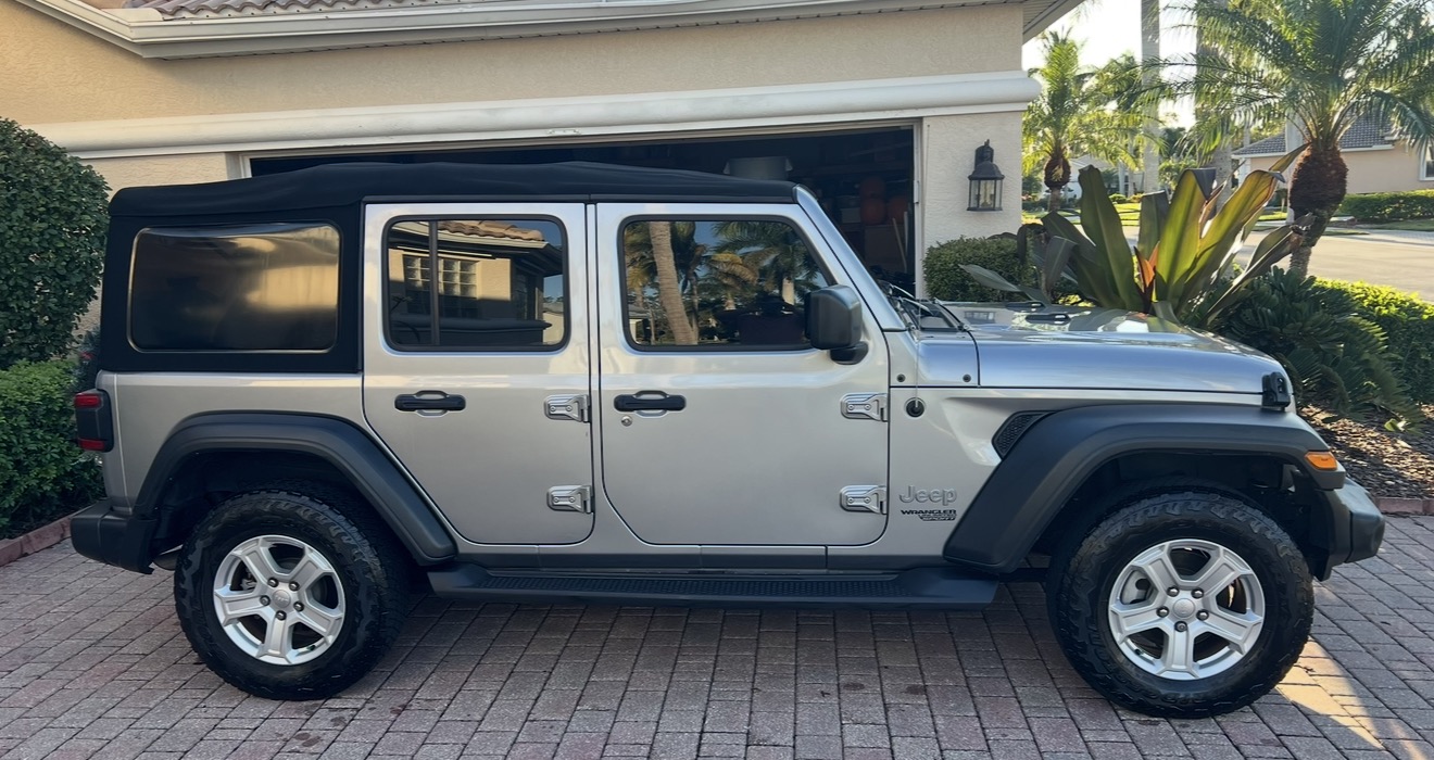Used 2018 Jeep Wrangler Unlimited Sport S AWD/4WD image 1