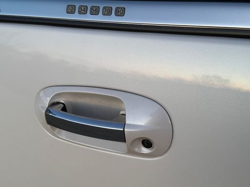 Used 2012 Lincoln Navigator L 4WD image 16