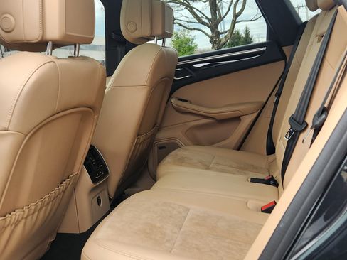 Used 2019 Porsche Macan image 20