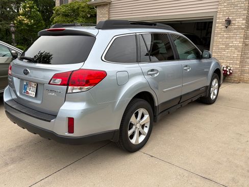 Used 2013 Subaru Outback 2.5i Limited AWD/4WD image 5