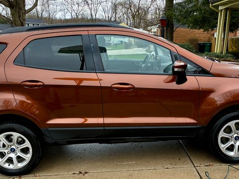 Used 2020 Ford EcoSport SE w/ SE Convenience Package image 5