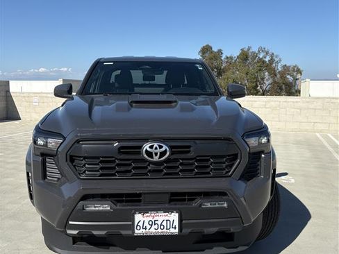 Used 2024 Toyota Tacoma TRD Off-Road image 5