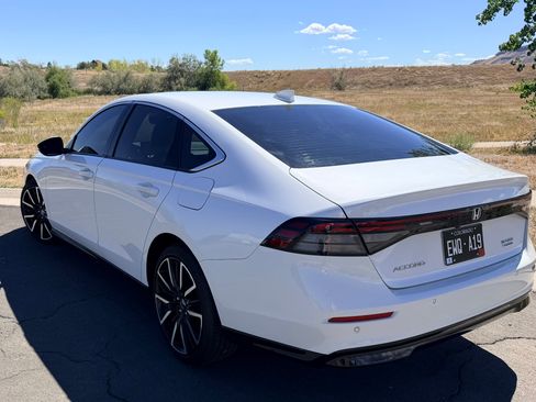 Used 2025 Honda Accord Touring image 9