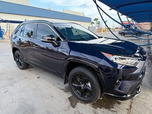 Used 2020 Toyota RAV4 XSE AWD/4WD image 12