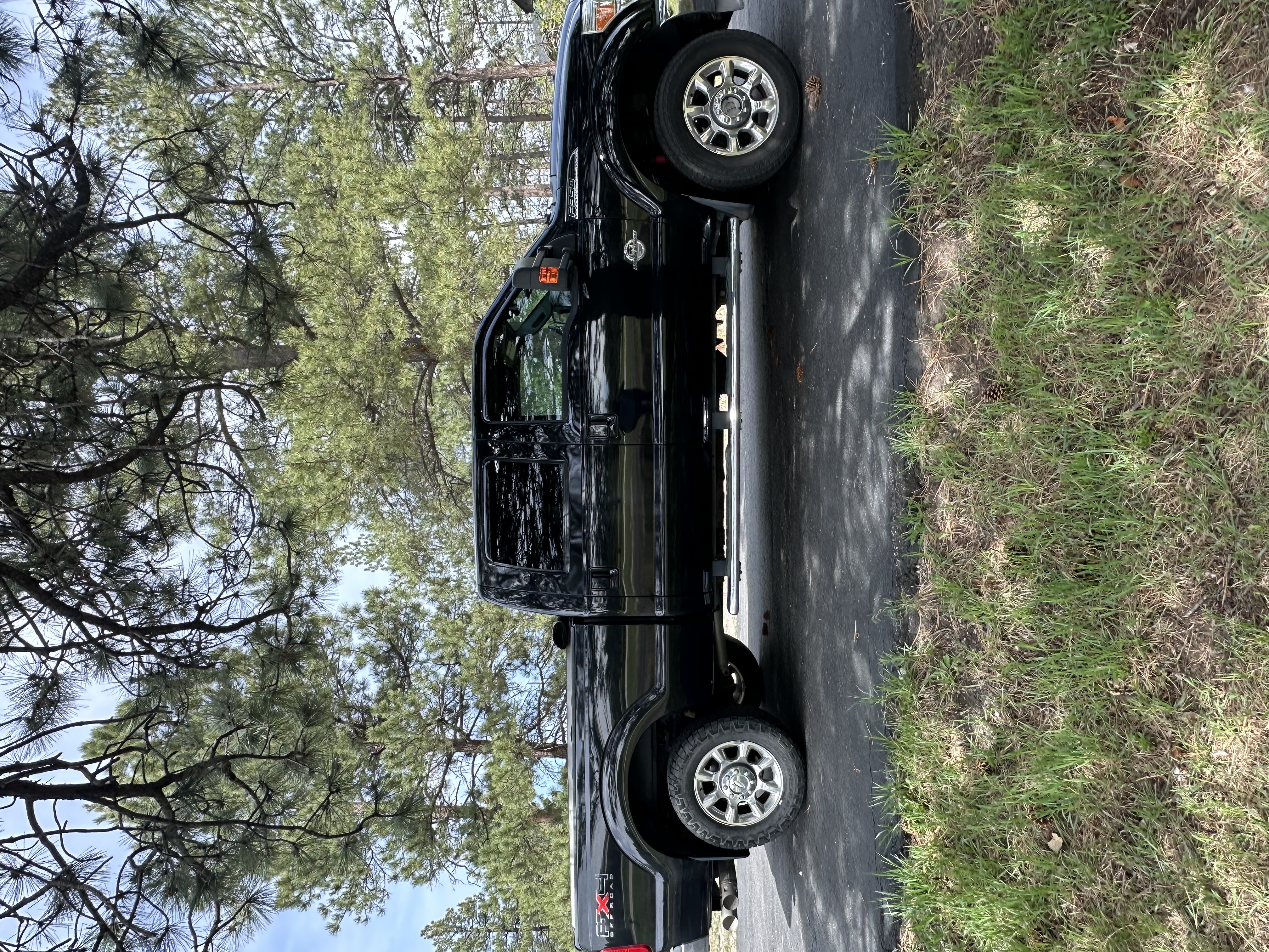Used 2011 Ford F350 Lariat w/ Lariat Ultimate Pkg AWD/4WD image 1