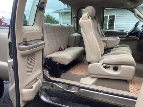 Used 2003 Ford F350 XLT image 17