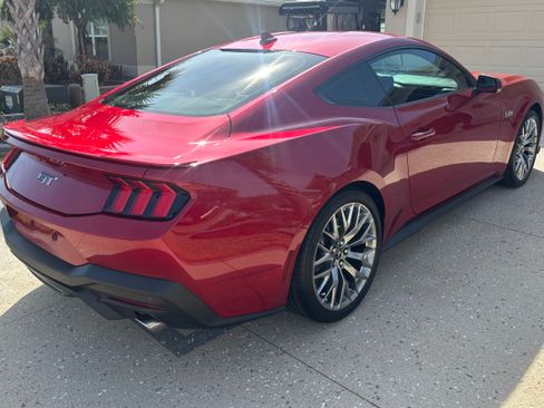 Used 2024 Ford Mustang GT Premium image 9