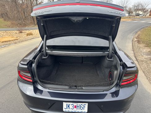 Used 2017 Dodge Charger SXT w/ AWD Plus Group image 15