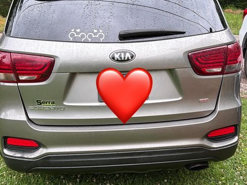Used 2019 Kia Sorento AWD image 4