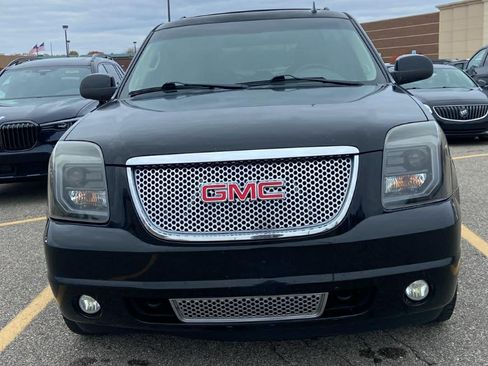 Used 2013 GMC Yukon Denali image 2