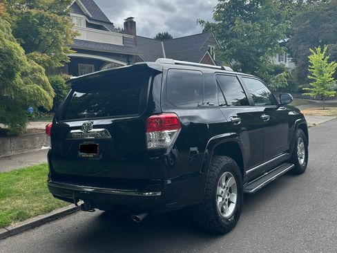 Used 2011 Toyota 4Runner SR5 RWD image 5