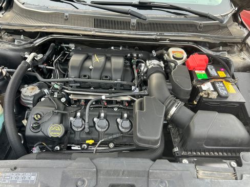 Used 2017 Ford Taurus SE FWD image 16