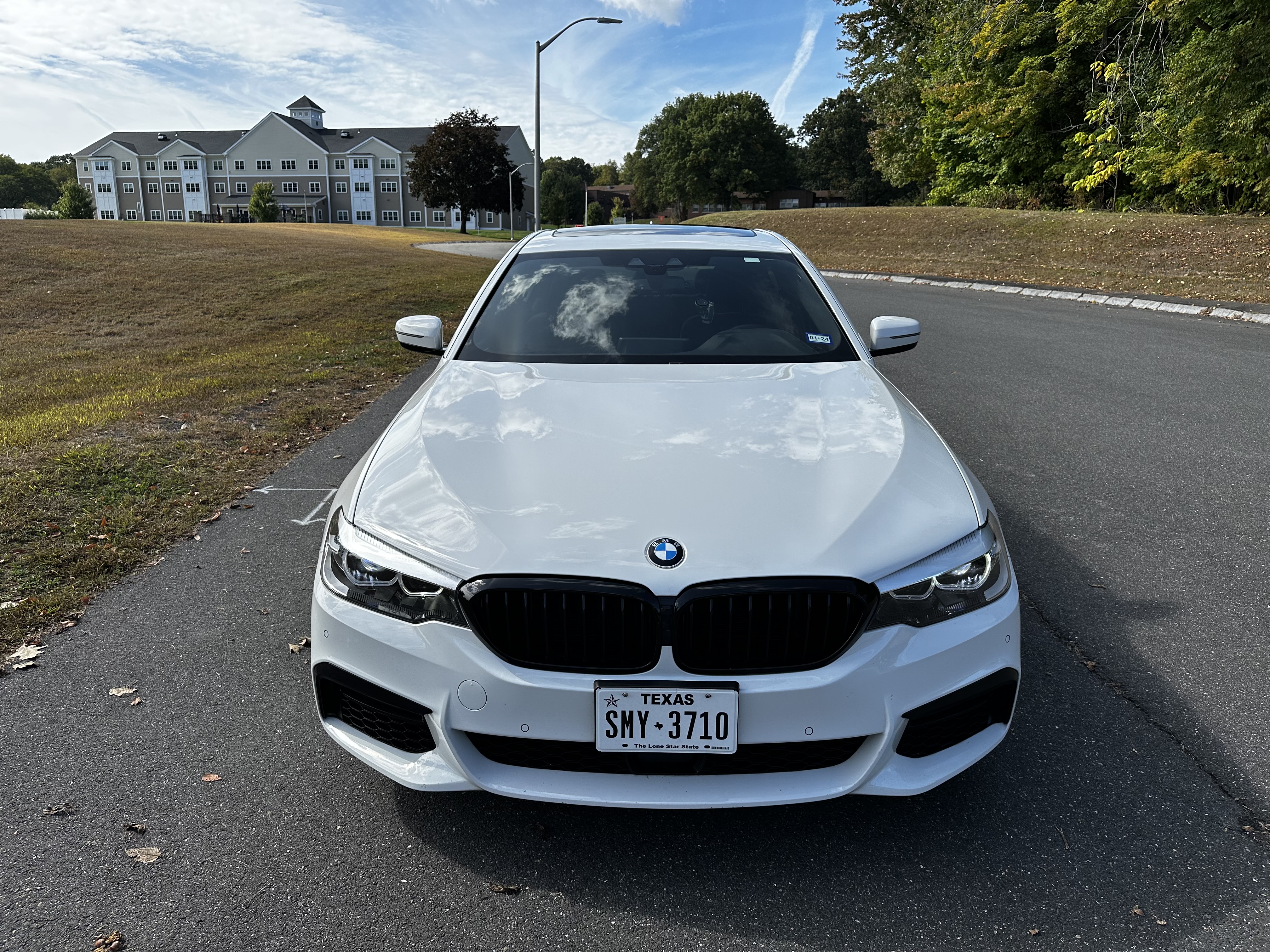 Used 2020 BMW 540i w/ M Sport Package RWD image 2
