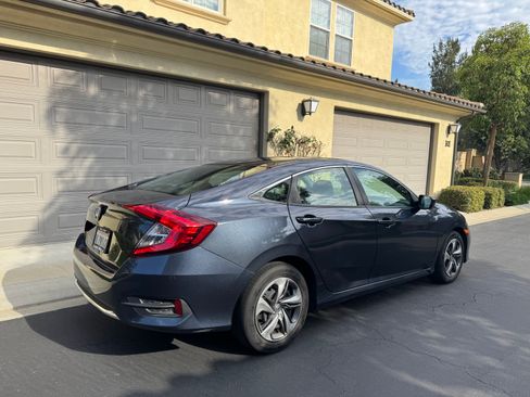 Used 2019 Honda Civic LX image 4