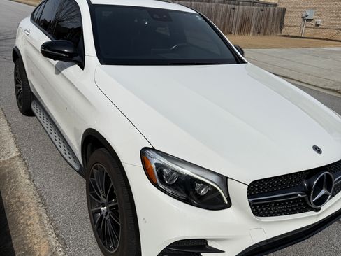 Used 2019 Mercedes-Benz GLC 300 4MATIC Coupe image 4