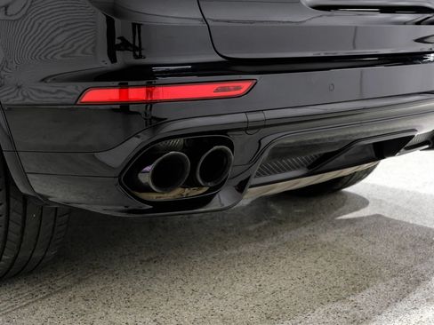 Used 2016 Porsche Cayenne Turbo S image 10