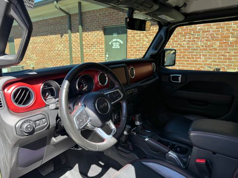 Used 2021 Jeep Gladiator Rubicon AWD/4WD image 9