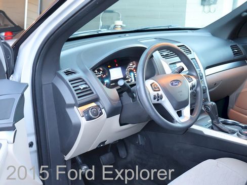 Used 2015 Ford Explorer 4WD image 14