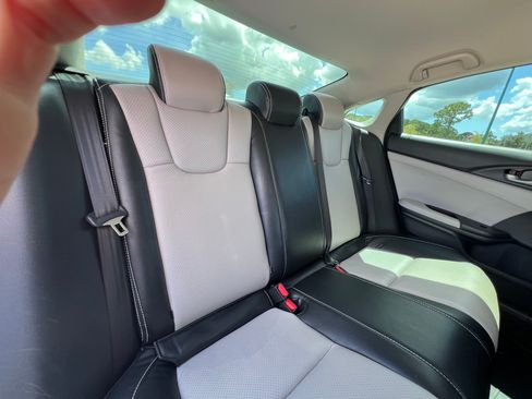 Used 2019 Honda Insight LX image 29