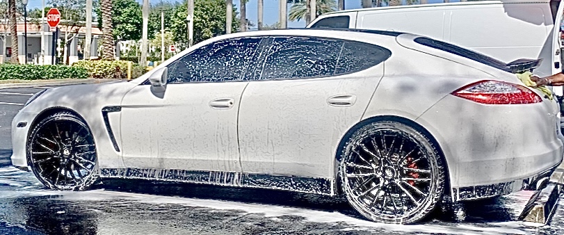 Used 2011 Porsche Panamera RWD image 4