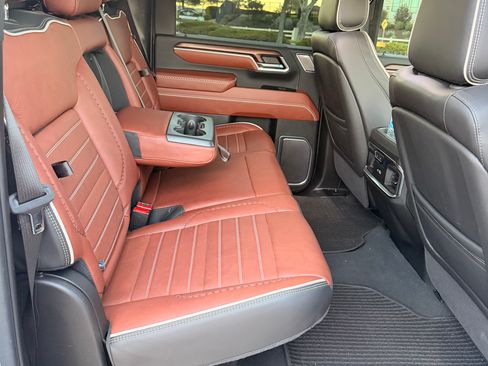 Used 2025 GMC Sierra 2500 Denali Ultimate w/ Max Trailering Package image 8