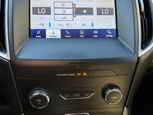 Used 2020 Ford Edge SEL w/ Convenience Package image 26