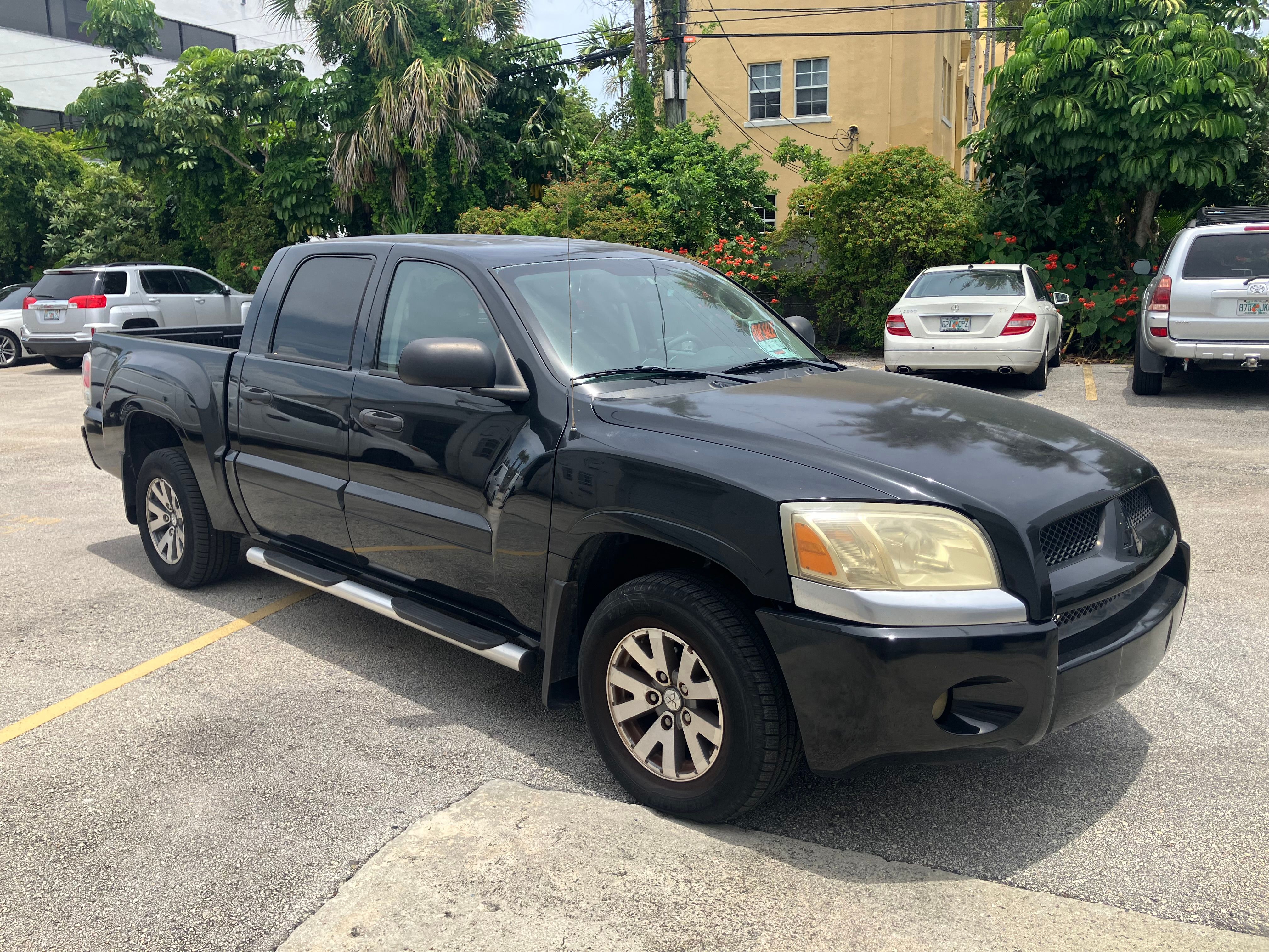 Used 2007 Mitsubishi Raider LS RWD image 1