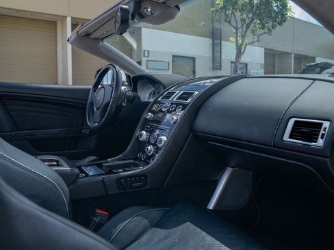 Used 2011 Aston Martin DBS Volante RWD image 24