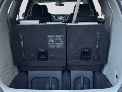 Used 2020 Kia Sedona EX image 10
