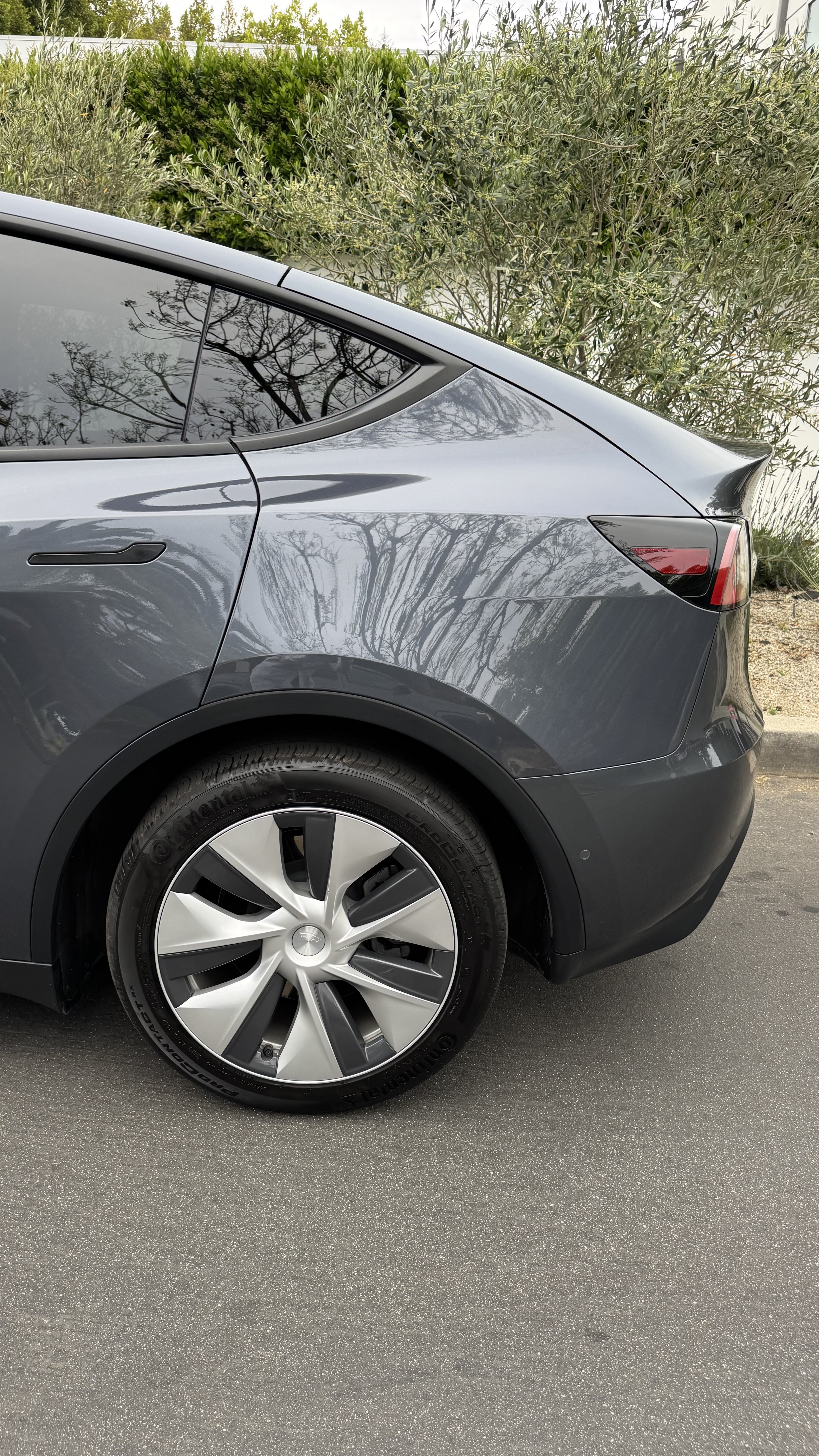 Used 2023 Tesla Model Y Long Range AWD/4WD image 5