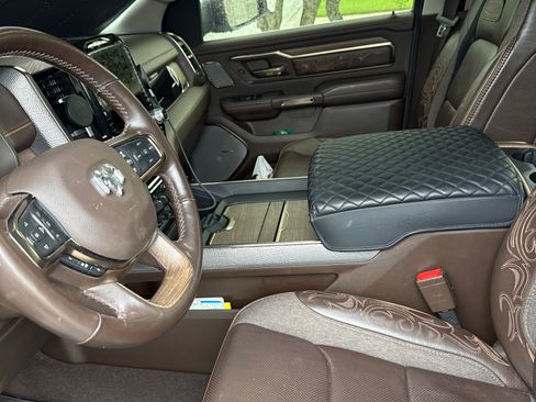 Used 2025 RAM 1500 Limited AWD/4WD image 16