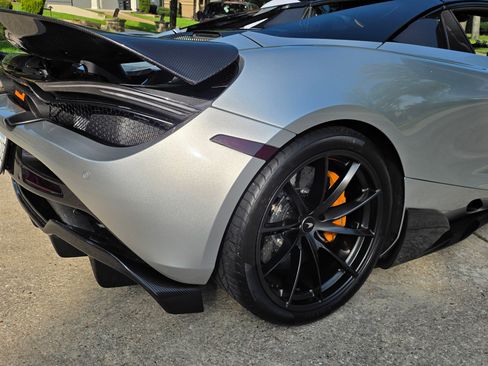 Used 2020 McLaren 720S Spider RWD image 5