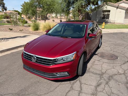 Used 2016 Volkswagen Passat 1.8T SE w/ Lighting Package (P06) FWD image 2